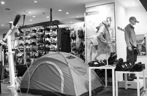 清明踏青熱催生戶外用品消費(fèi)潮，春游經(jīng)濟(jì)釋放市場(chǎng)活力